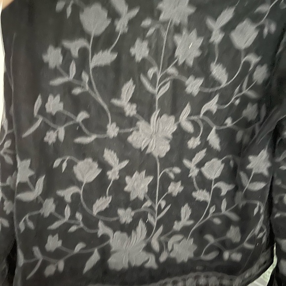 Multiple tops from Zara & Aritzia. - Picture 4 of 9